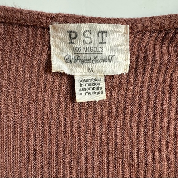 PST Brown Ribbed Knit Surplice Faux Wrap Deep V-Neck Short Sleeve Top Size M - Picture 6 of 11